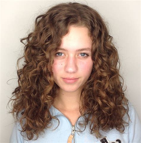 best haircuts for naturally curly hair